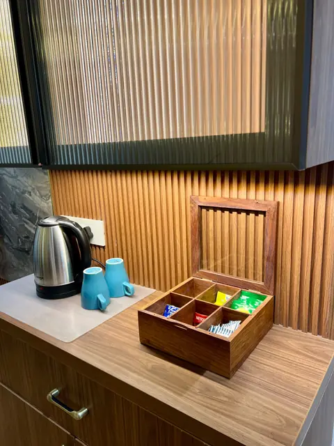 Tea & coffee station with kettle